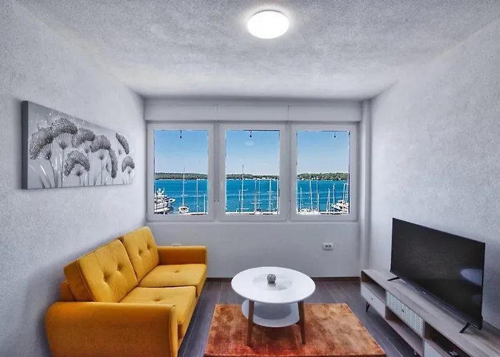 Marina With Sea View Pula