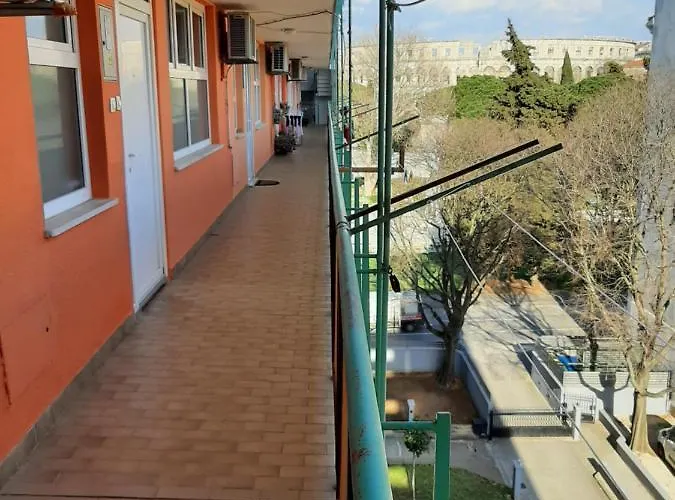 Marina With Sea View Daire Pula