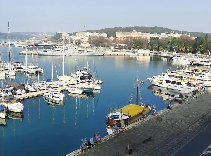 Lejlighed Marina With Sea View Pula